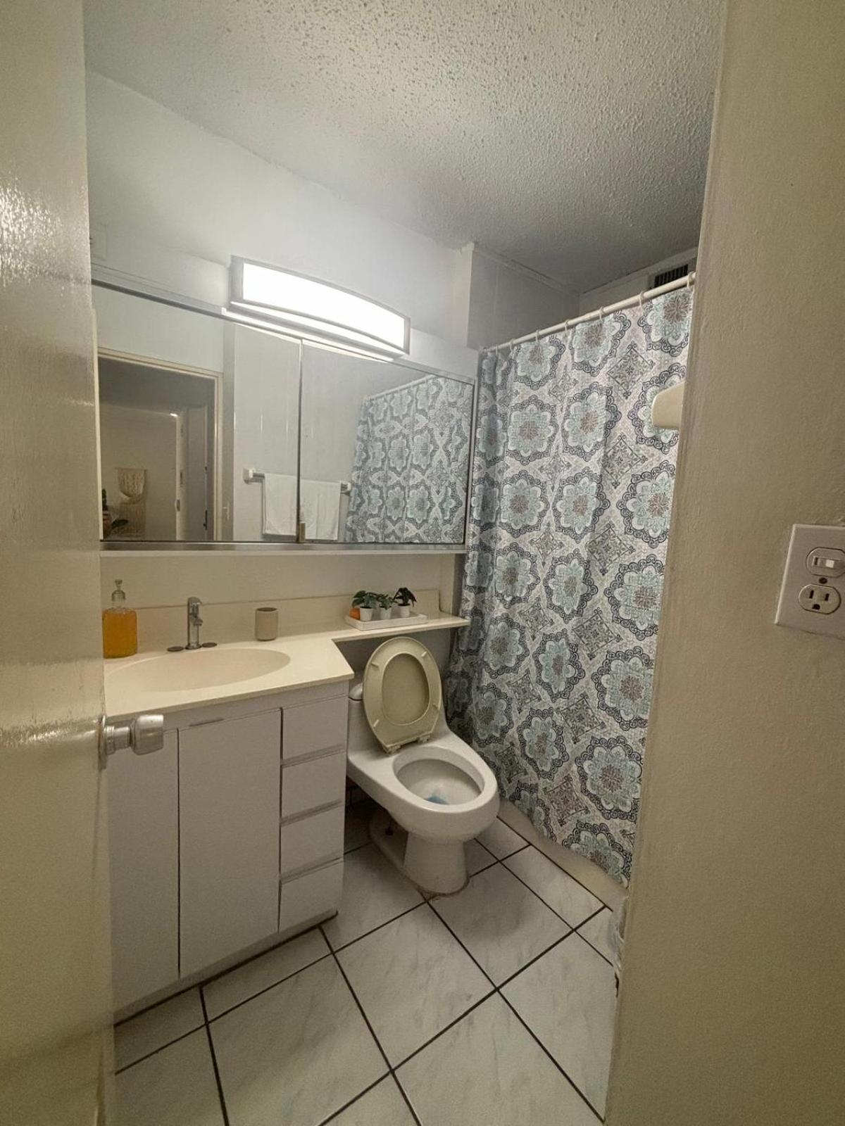 Marbella Apartments San Juan Phòng bức ảnh