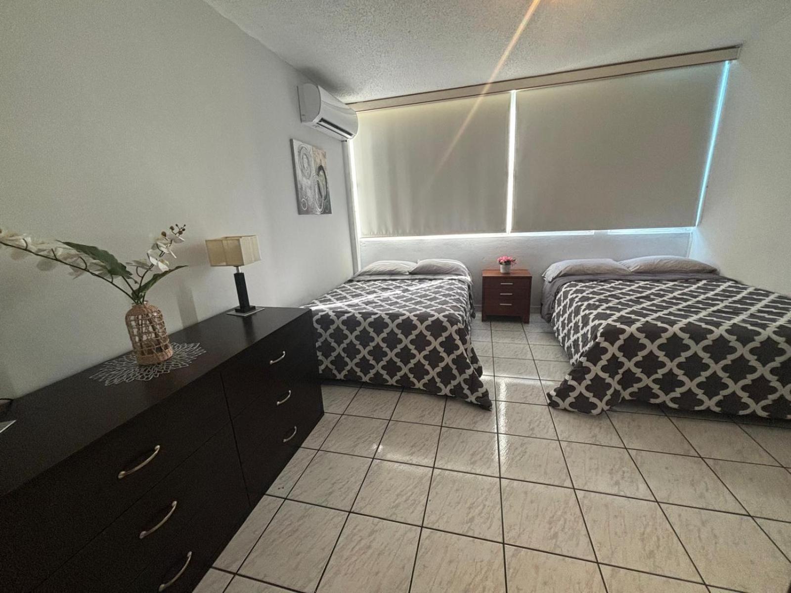 Marbella Apartments San Juan Ngoại thất bức ảnh